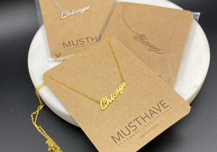 Chicago Script Necklace Gold